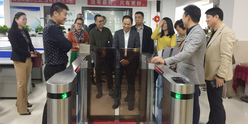 摆闸,三辊闸,速通闸,旋转闸,平移闸,一字闸,人脸识别，
