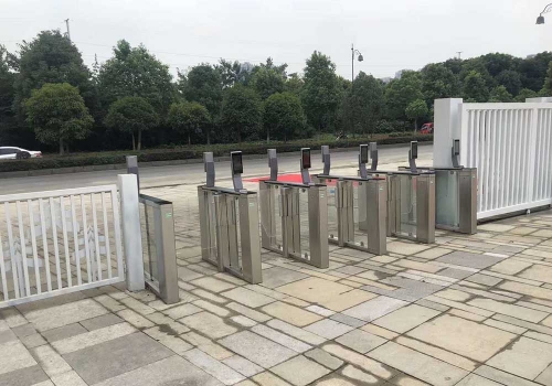 成都天立学校速通闸案例