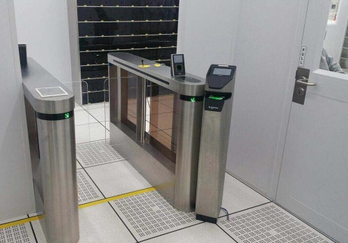 新加坡工厂办公楼速通闸案例