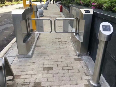 葛洲坝城市花园小区摆闸案例